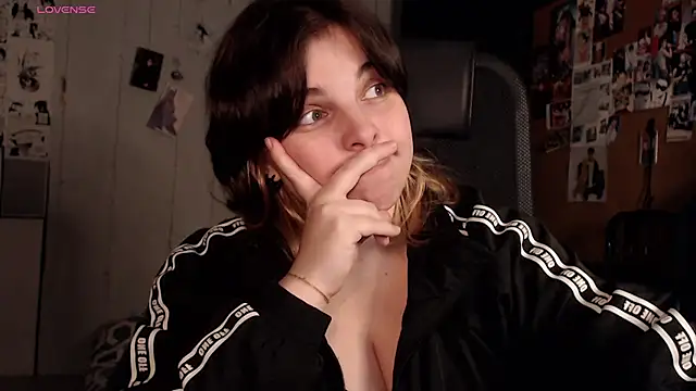 Snapshot of Saya_sweet chatting on November 30, 2025, 9:04 pm Saya sweet online show from November 30, 2025, 9:04 pm