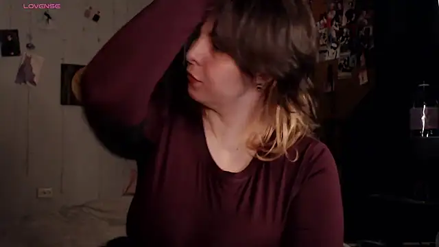 Saya sweet online show from December 17, 2025, 9:09 pm