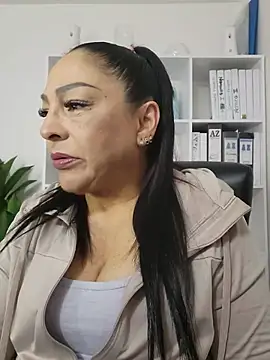 Gina Myers online show from May 17, 2026, 9:48 pm