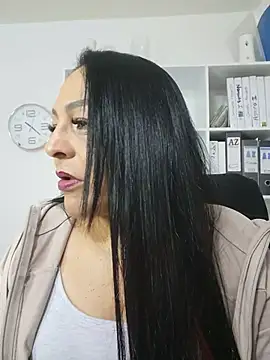 Snapshot of Gina_Myers chatting on May 31, 2026, 3:23 am Gina Myers online show from May 31, 2026, 3:23 am