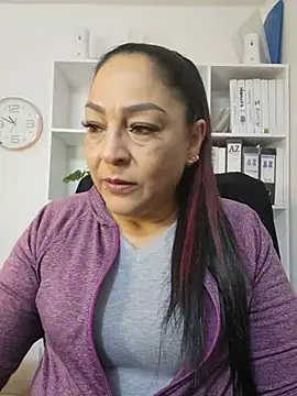 Snapshot of Gina_Myers chatting on June 2, 2026, 3:50 am Gina Myers online show from June 2, 2026, 3:50 am