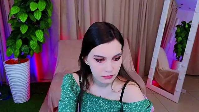 Snapshot of SusieMorris chatting on March 21, 2025, 1:45 am SusieMorris online show from March 21, 2025, 1:45 am