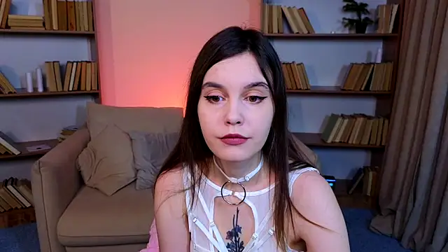 Snapshot of SusieMorris chatting on January 25, 2025, 1:54 am SusieMorris online show from January 25, 2025, 1:54 am