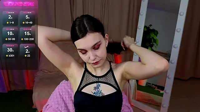 Snapshot of SusieMorris chatting on March 13, 2025, 1:54 am SusieMorris online show from March 13, 2025, 1:54 am