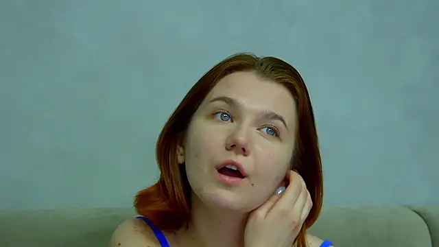 Snapshot of LessySmith chatting on February 8, 2026, 4:43 am LessySmith online show from February 8, 2026, 4:43 am