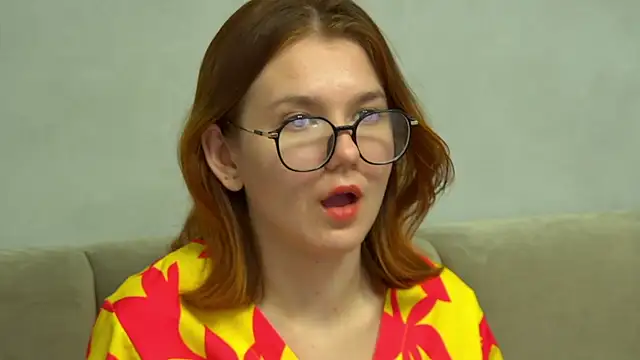 Snapshot of LessySmith chatting on November 30, 2025, 4:57 am LessySmith online show from November 30, 2025, 4:57 am