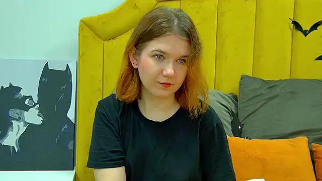 Snapshot of LessySmith chatting on October 27, 2025, 4:19 pm LessySmith online show from October 27, 2025, 4:19 pm