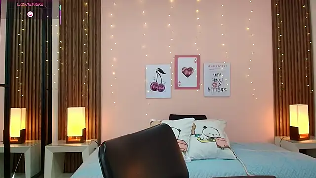 Snapshot of alina_martinelli chatting on April 12, 2026, 10:29 am alina martinelli online show from April 12, 2026, 10:29 am