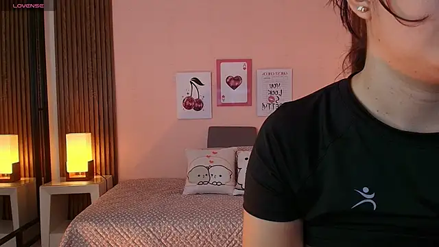 Snapshot of alina_martinelli chatting on February 9, 2026, 11:41 am alina martinelli online show from February 9, 2026, 11:41 am