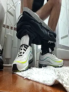 MASTERMONEY online show from November 8, 2025, 2:42 pm