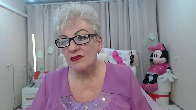 KayleSmoll online show from April 1, 2026, 6:49 pm