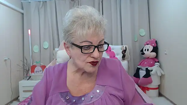 KayleSmoll online show from April 3, 2026, 6:47 pm