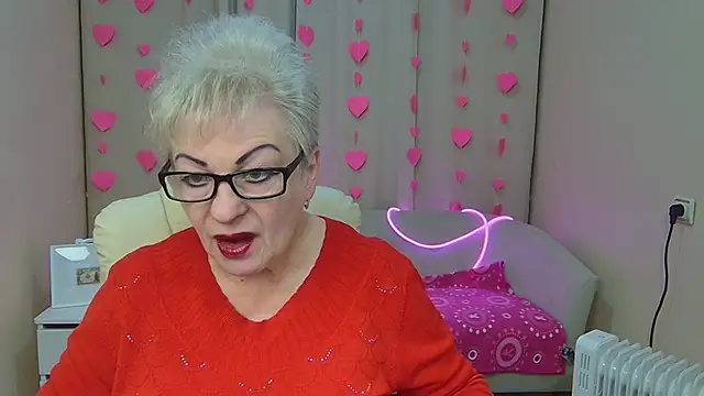 Snapshot of KayleSmoll chatting on February 4, 2026, 7:53 pm KayleSmoll online show from February 4, 2026, 7:53 pm