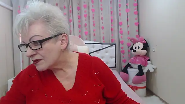 Snapshot of KayleSmoll chatting on February 10, 2026, 7:57 pm KayleSmoll online show from February 10, 2026, 7:57 pm