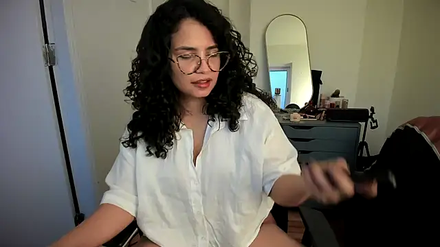 cinnamon rosa online show from February 26, 2025, 11:19 pm