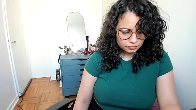 cinnamon rosa online show from February 22, 2025, 9:37 pm