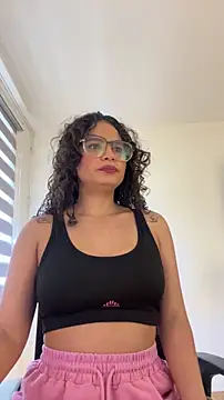 cinnamon rosa online show from December 21, 2025, 7:15 pm