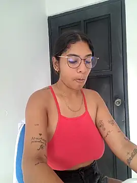 Snapshot of Sofythom1 chatting on December 14, 2025, 8:03 pm Sofythom1 online show from December 14, 2025, 8:03 pm