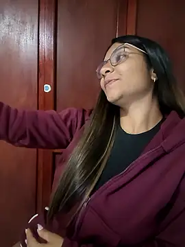 Snapshot of Sofythom1 chatting on January 9, 2026, 4:19 am Sofythom1 online show from January 9, 2026, 4:19 am