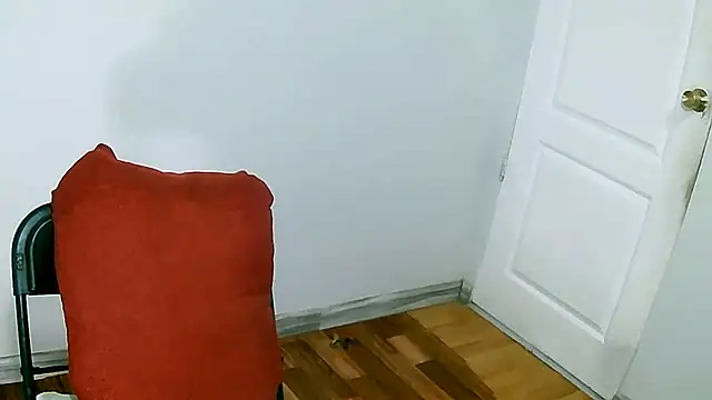 leona- online show from October 17, 2025, 11:17 pm