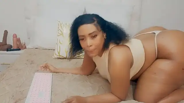 Snapshot of GiantBootyMilf chatting on May 29, 2026, 7:20 pm GiantBootyMilf online show from May 29, 2026, 7:20 pm