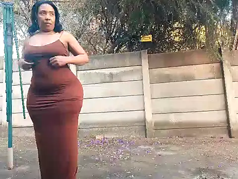 Snapshot of GiantBootyMilf chatting on February 24, 2025, 3:42 pm GiantBootyMilf online show from February 24, 2025, 3:42 pm