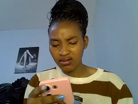 cute-alexis online show from April 14, 2026, 8:19 am