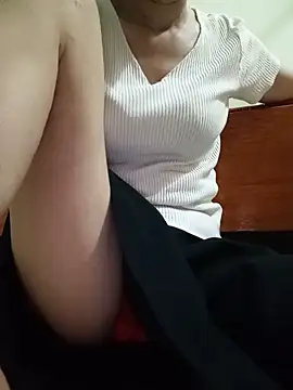 YunLem online show from May 16, 2026, 1:48 am