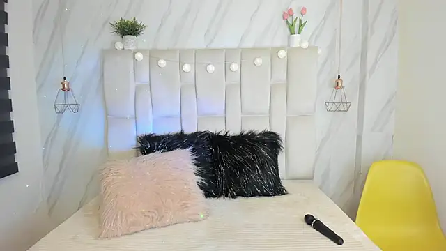 Snapshot of Esteff__o2 chatting on February 28, 2025, 8:18 pm Esteff o2 online show from February 28, 2025, 8:18 pm