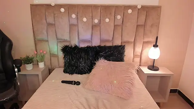 Snapshot of Esteff__o2 chatting on March 5, 2025, 1:52 am Esteff o2 online show from March 5, 2025, 1:52 am