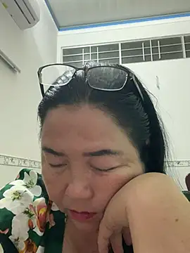 Snapshot of NDith chatting on March 15, 2025, 4:32 pm NDith online show from March 15, 2025, 4:32 pm