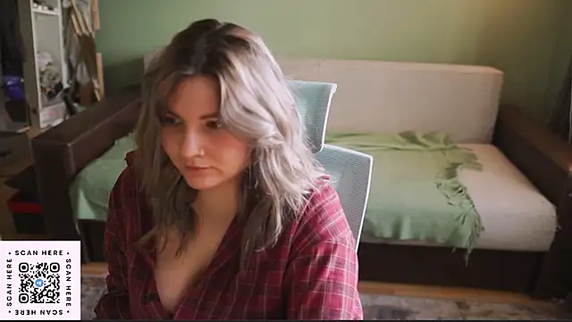 Snapshot of Xanthey chatting on February 26, 2025, 12:27 pm Xanthey online show from February 26, 2025, 12:27 pm