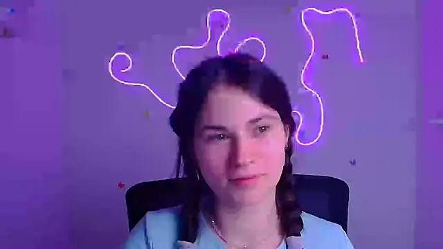 Snapshot of Loon_Amore chatting on March 4, 2025, 8:27 pm Loon Amore online show from March 4, 2025, 8:27 pm