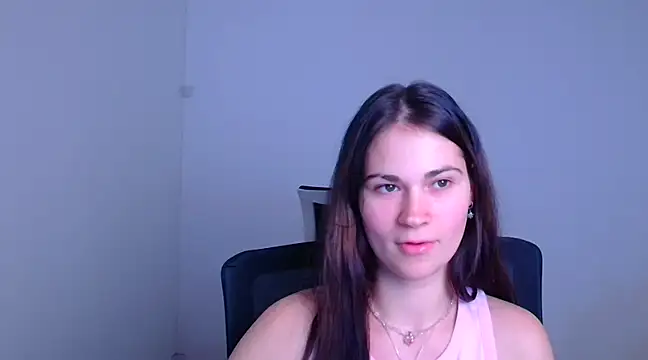 Snapshot of Loon_Amore chatting on January 23, 2025, 10:22 pm Loon Amore online show from January 23, 2025, 10:22 pm