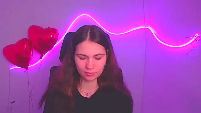 Snapshot of Loon_Amore chatting on March 3, 2025, 8:00 pm Loon Amore online show from March 3, 2025, 8:00 pm