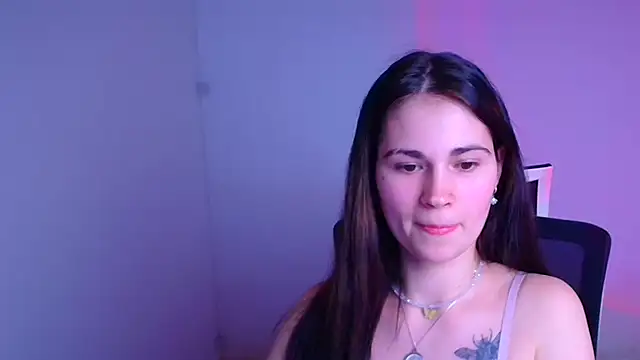 Snapshot of Loon_Amore chatting on February 5, 2025, 11:17 pm Loon Amore online show from February 5, 2025, 11:17 pm