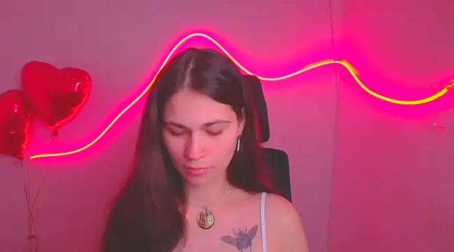 Snapshot of Loon_Amore chatting on February 27, 2025, 8:09 pm Loon Amore online show from February 27, 2025, 8:09 pm