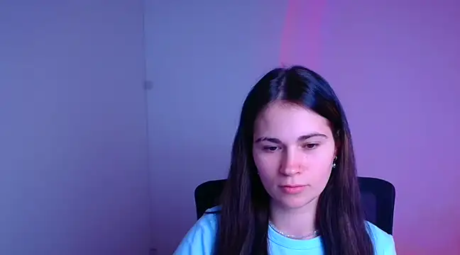 Snapshot of Loon_Amore chatting on February 4, 2025, 10:34 pm Loon Amore online show from February 4, 2025, 10:34 pm