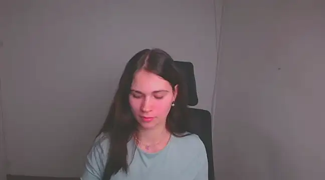 Snapshot of Loon_Amore chatting on January 28, 2025, 7:53 pm Loon Amore online show from January 28, 2025, 7:53 pm