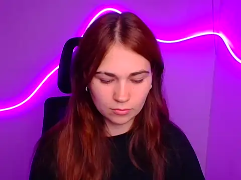 Snapshot of Loon_Amore chatting on October 6, 2025, 5:41 am Loon Amore online show from October 6, 2025, 5:41 am