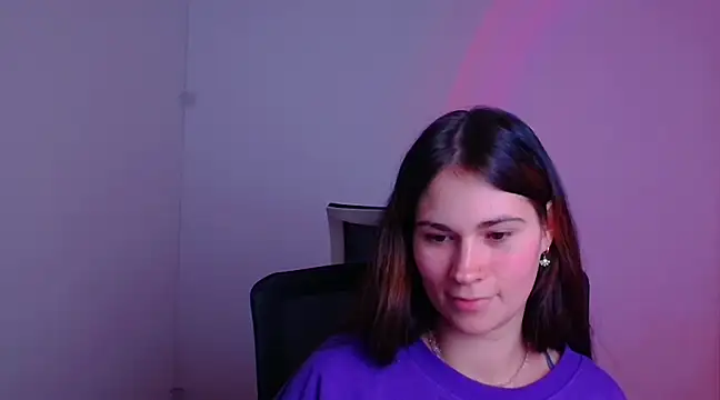 Snapshot of Loon_Amore chatting on January 24, 2025, 11:02 pm Loon Amore online show from January 24, 2025, 11:02 pm