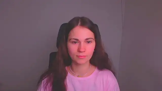 Snapshot of Loon_Amore chatting on February 10, 2025, 7:38 pm Loon Amore online show from February 10, 2025, 7:38 pm