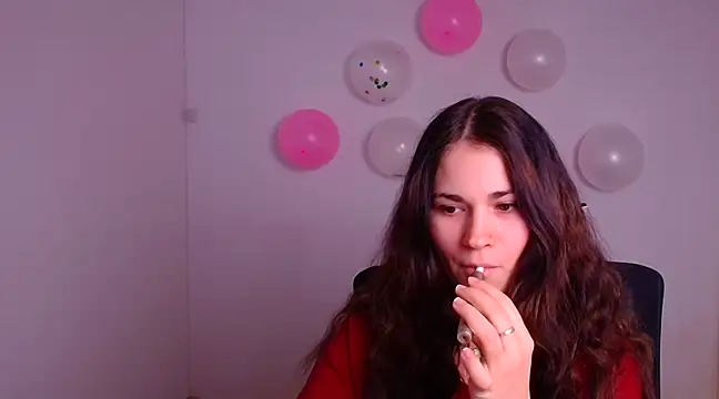 Snapshot of Loon_Amore chatting on February 17, 2025, 7:55 pm Loon Amore online show from February 17, 2025, 7:55 pm