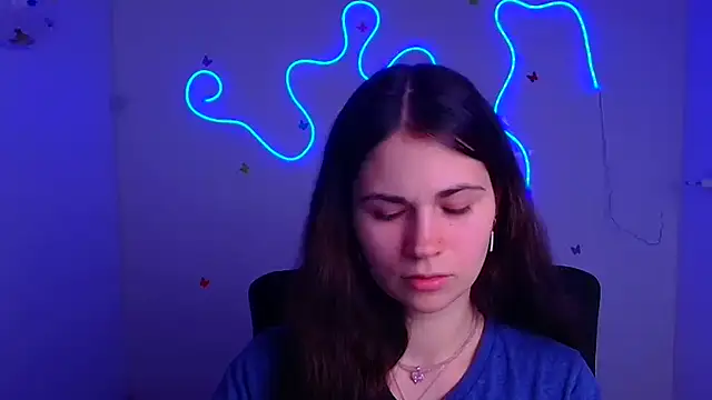 Snapshot of Loon_Amore chatting on March 5, 2025, 7:49 pm Loon Amore online show from March 5, 2025, 7:49 pm