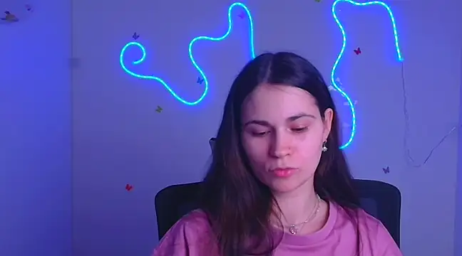 Snapshot of Loon_Amore chatting on March 10, 2025, 7:50 pm Loon Amore online show from March 10, 2025, 7:50 pm