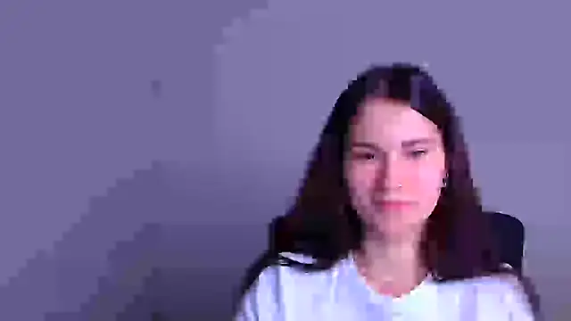 Snapshot of Loon_Amore chatting on January 27, 2025, 7:35 pm Loon Amore online show from January 27, 2025, 7:35 pm