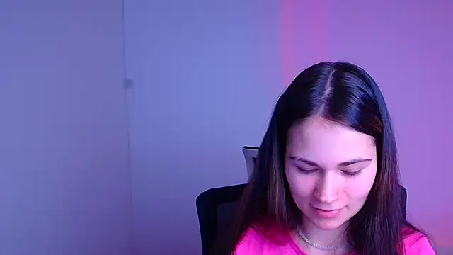 Snapshot of Loon_Amore chatting on February 5, 2025, 8:14 pm Loon Amore online show from February 5, 2025, 8:14 pm