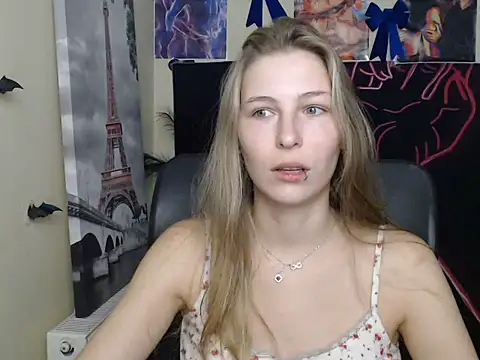 StrangerGi online show from July 23, 2026, 6:11 am