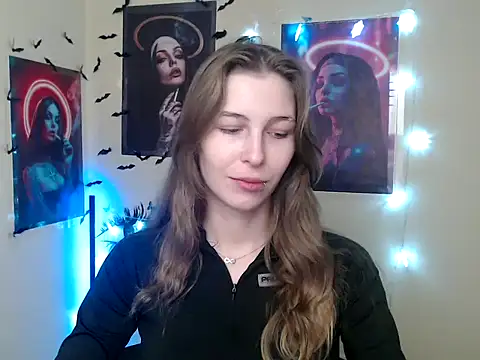 Snapshot of StrangerGi chatting on December 17, 2025, 7:13 am StrangerGi online show from December 17, 2025, 7:13 am