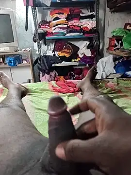 Snapshot of RoundHandler3 chatting on January 13, 2026, 10:30 am RoundHandler3 online show from January 13, 2026, 10:30 am